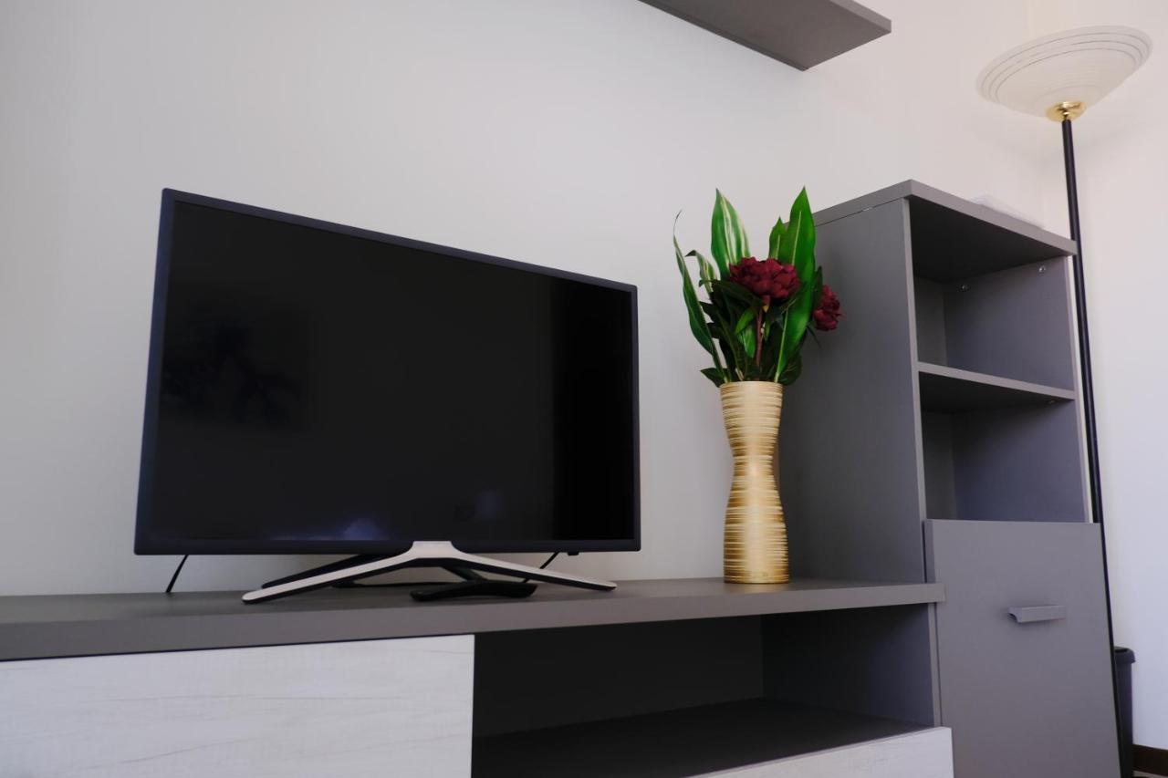 Best Way Rent - Elegante Loft Con Terrazzo Milan Bagian luar foto